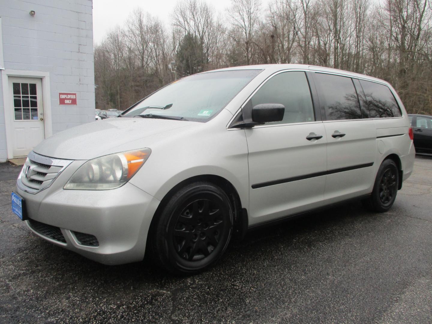 2009 SILVER Honda Odyssey LX (5FNRL382X9B) with an 3.5L V6 SOHC 24V engine, 5-Speed Automatic transmission, located at 540a Delsea Drive, Sewell, NJ, 08080, (856) 589-6888, 39.752560, -75.111206 - Photo#1